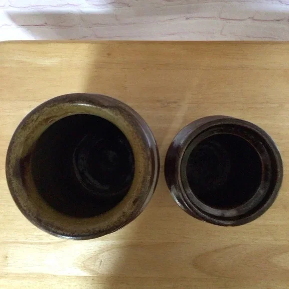 Vintage Hand Made Salt Glazed Incised Pottery Crocks - Set of 2 - Picture 7 of 8